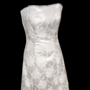 Vintage White Strapless Floor-Length Gown – Floral Satin